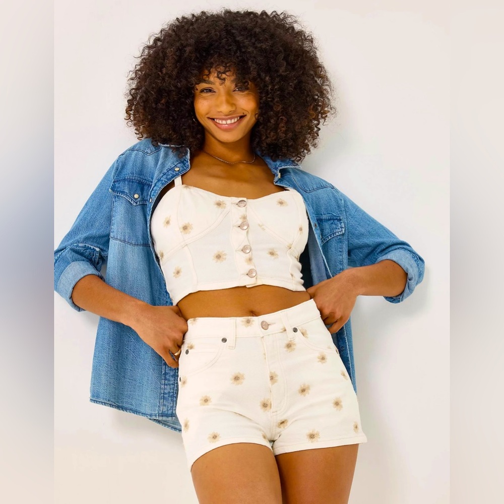 Lee | Daisy Embroidered Rider Shorts | Size 29
